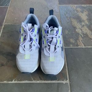 100% authentic Nike Airmax 4Y (fit women US6)
